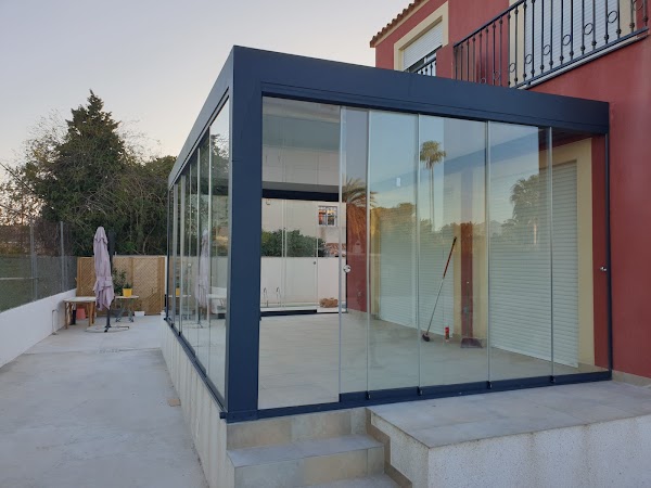 METALUCAS ventanas y Cerramientos (fabrica)