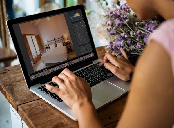 Woman using a laptop mockup screen