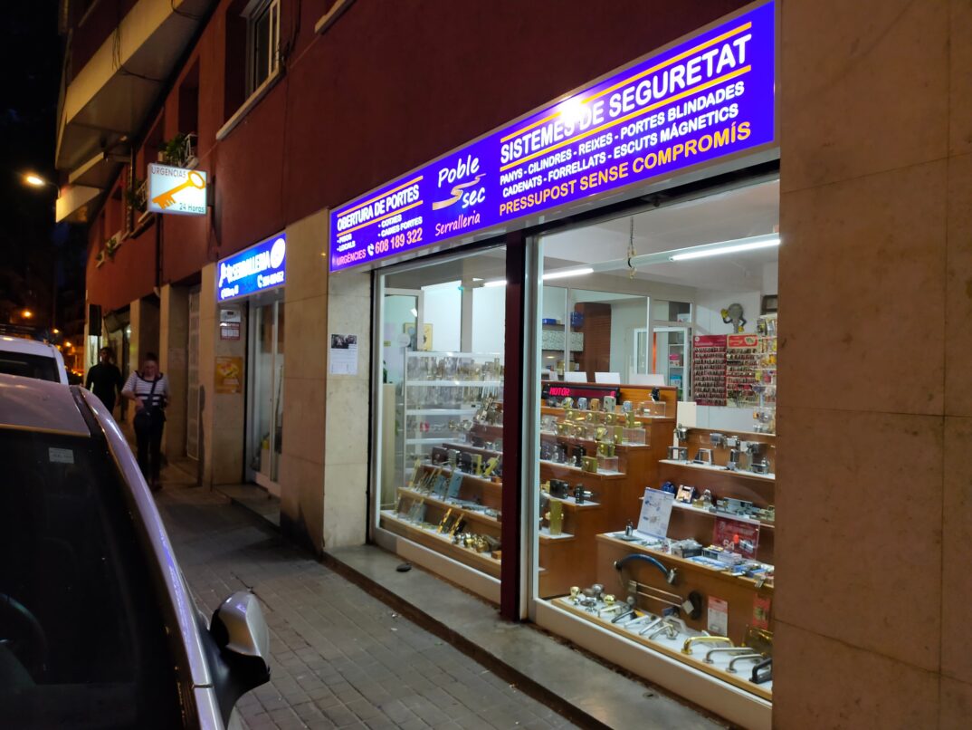 Cerrajeros-Poble-Sec-Barcelona