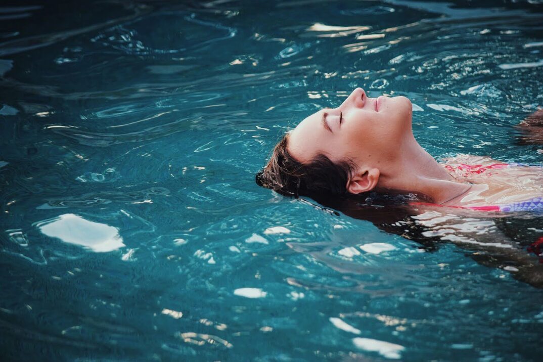 woman-fun-swimming-1850709.jpg