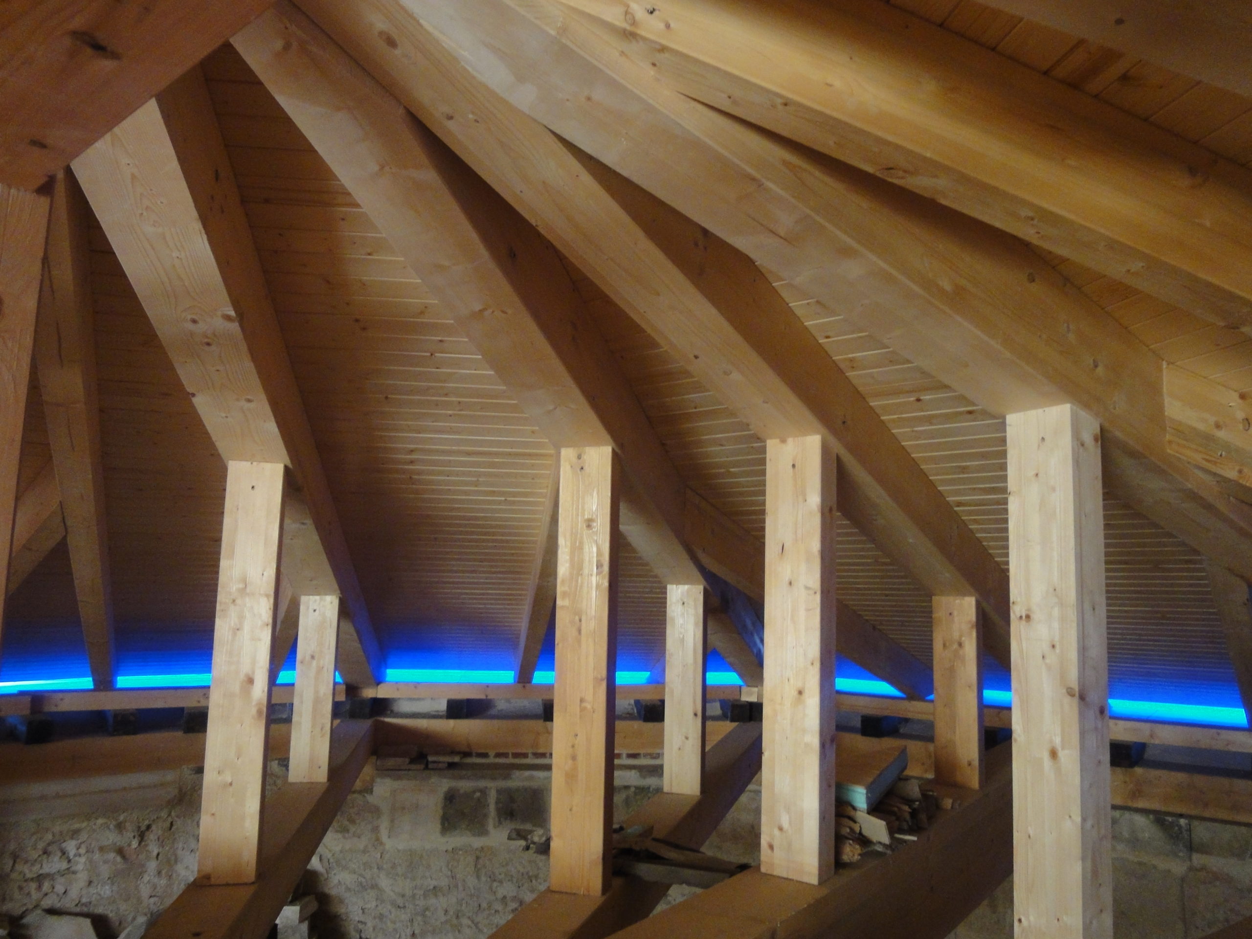 ESTRUCTURAS DE MADERA IVOS SOCIEDAD LIMITADA.