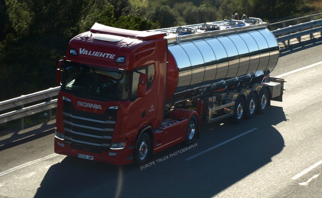 TRANSPORTES-DESIDERIO-VALIENTE-SL-3.jpg