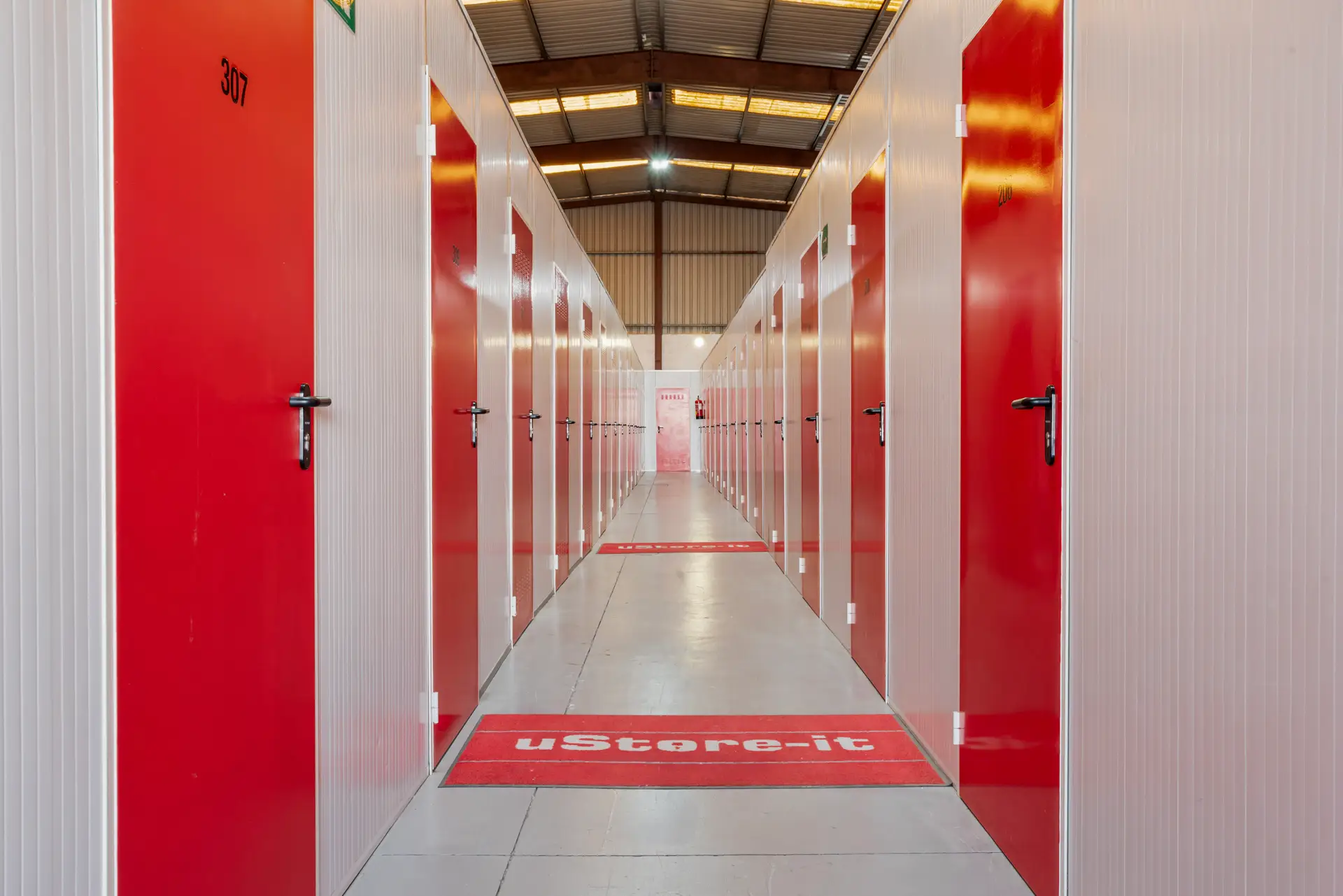 USTORE-IT MANILVA SL.